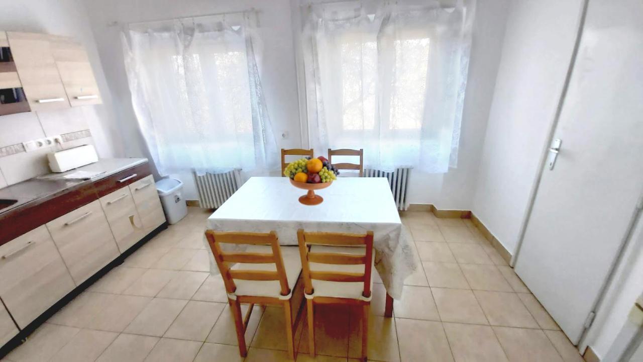 Eozin Apartman Pécs Kültér fotó